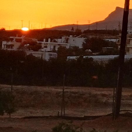 Εξοχη Και Θαλασσα Apartment Makrýgialos Екстериор снимка