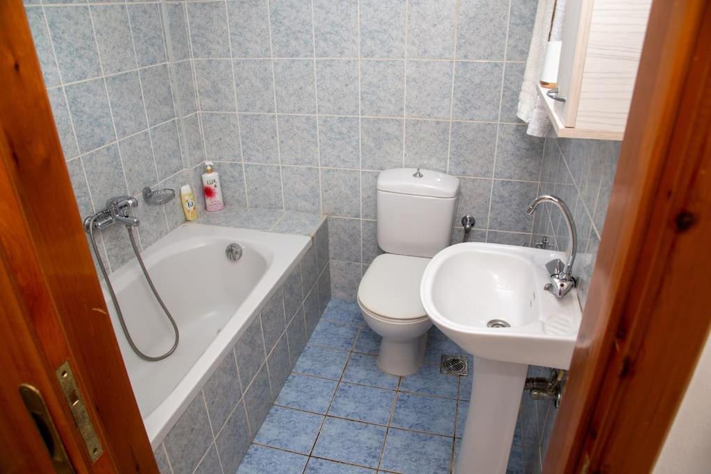 Εξοχη Και Θαλασσα Apartment Makrýgialos Екстериор снимка