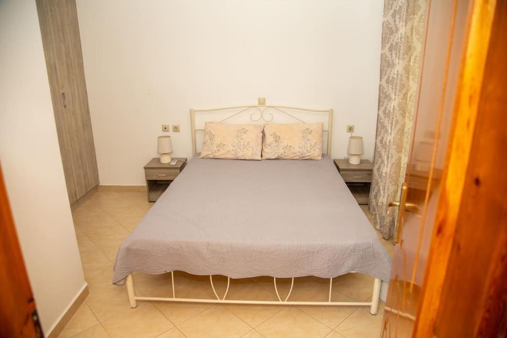 Εξοχη Και Θαλασσα Apartment Makrýgialos Екстериор снимка