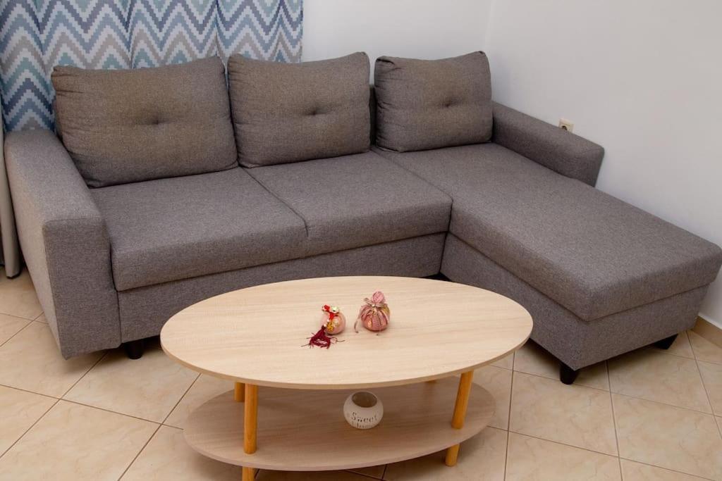 Εξοχη Και Θαλασσα Apartment Makrýgialos Екстериор снимка